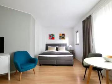 Studio in Bismarckstraße, Innenstadt