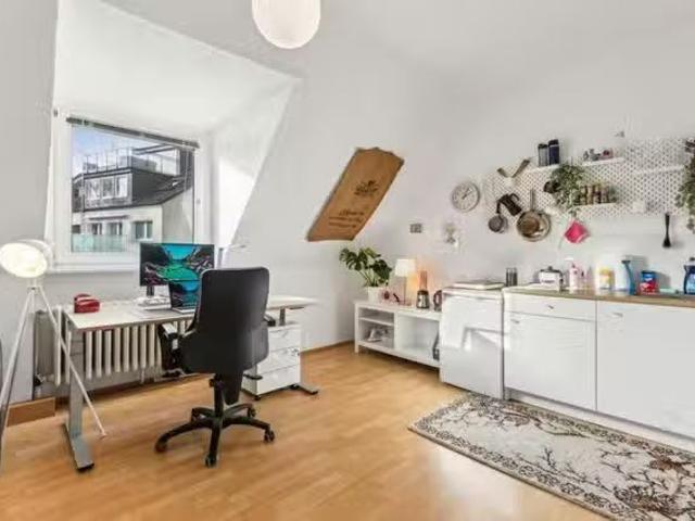 Studio in Brunostraße, Stadtbezirke III