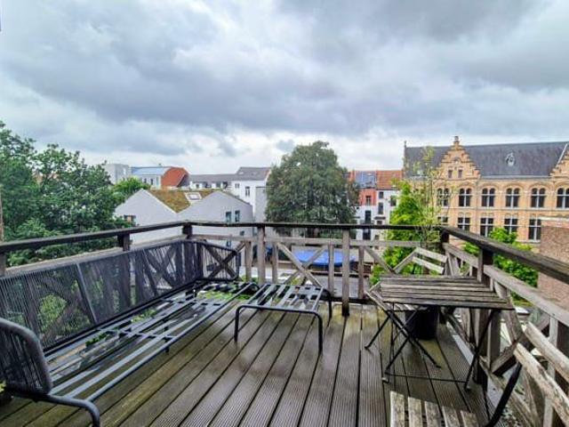 Studio in de harmonie wijk aan het oud justitiepaleis