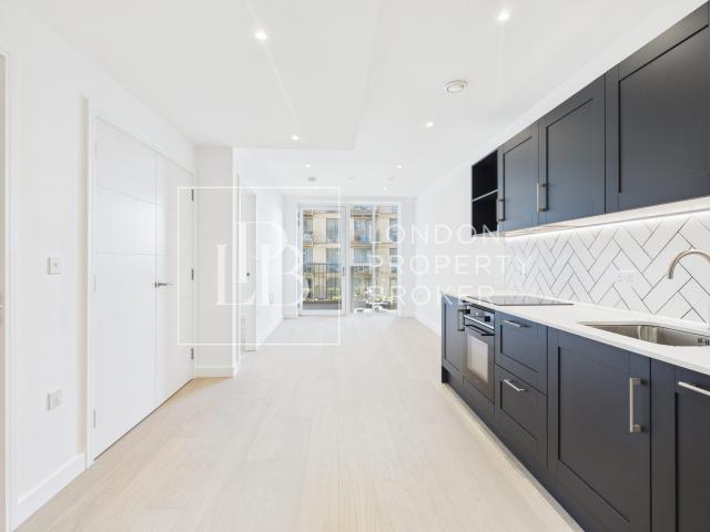 Studio in Edgewater Building, Fulton & Fifth, Wembley, HA9