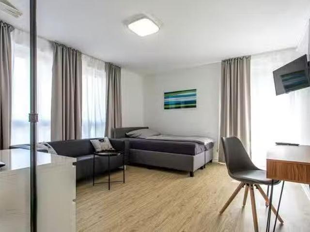 Studio in Feuerbachstraße, Westend