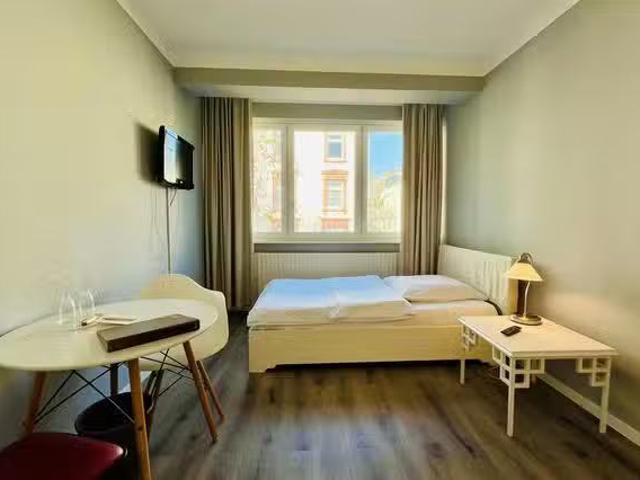Studio in Feuerbachstraße, Frankfurt am Main Innenstadt II