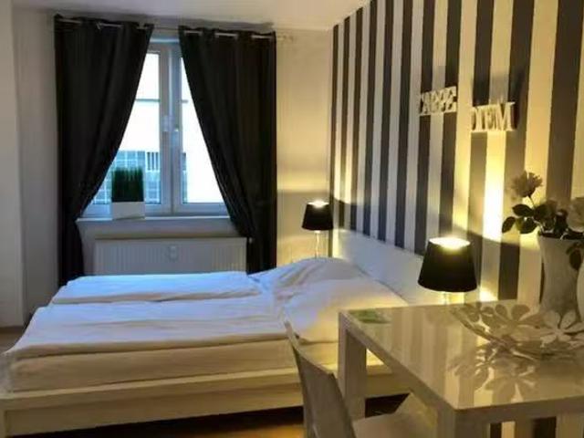 Studio in Holzgasse, Innenstadt