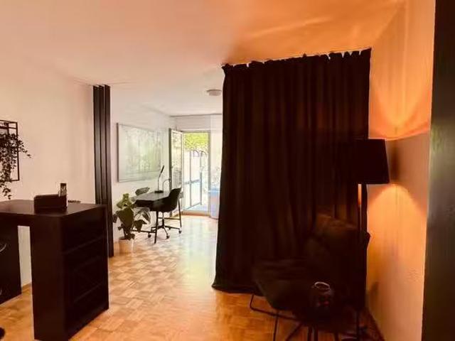 Studio in Hiddenseestraße, Stadtbezirk 6