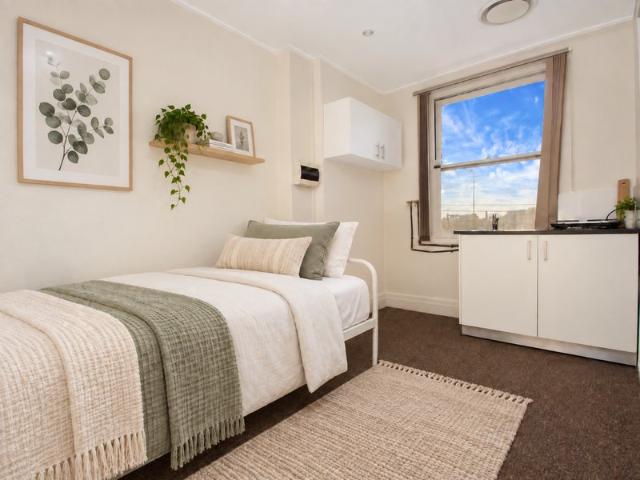 Newly Renovated Studio in Ideal Location