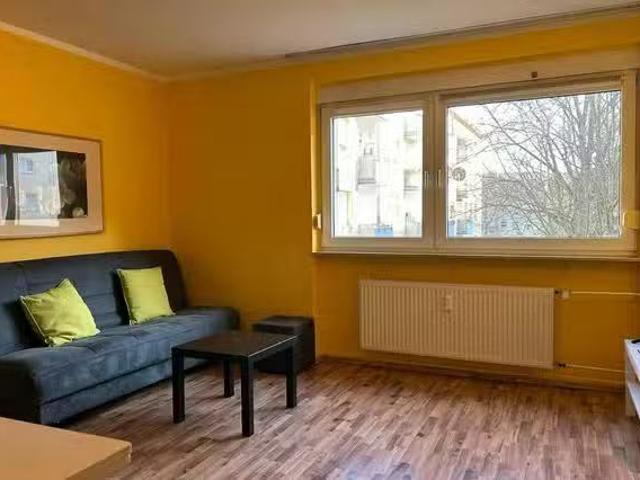 Studio in Meerholzer Straße, Fechenheim