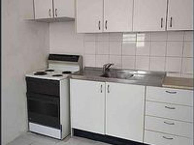 STUDIO IN NEWTOWN $350 PER WEEK