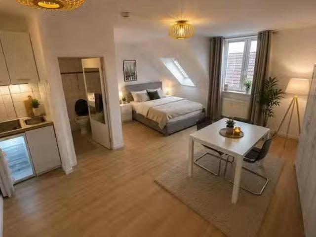 Studio in Neckarauer Straße, Neckarau