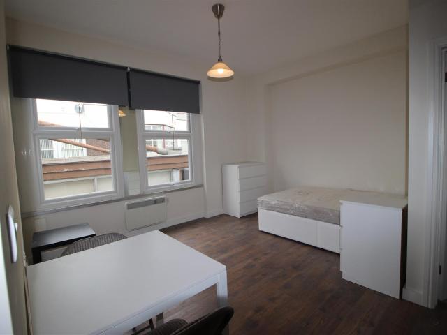 studio in Sentinel Square, Hendon, London, NW4 2EL