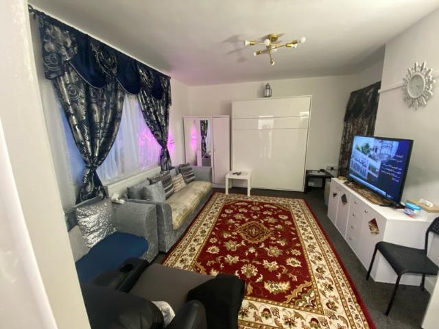 Studio in St John’s Wood short time