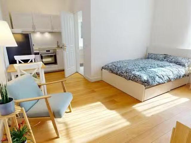 Studio in Pariser Straße, Wilmersdorf