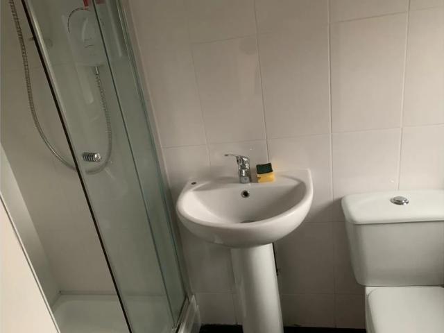 studio in Room 6 31 Highgate Road, Dy2 0SZ