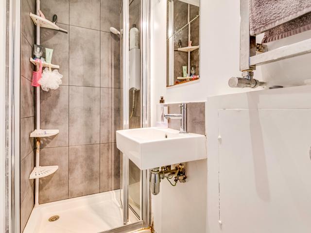 studio in Warbeck Road, Shepherds Bush, W12