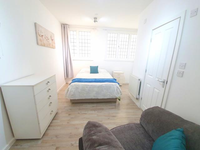Studio in Wednesbury WS10 7AQ