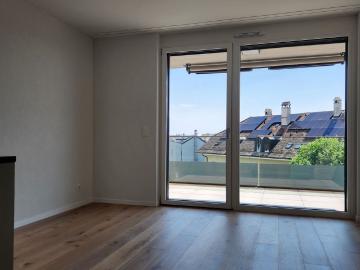 Studio in the center of Gland with balcony
