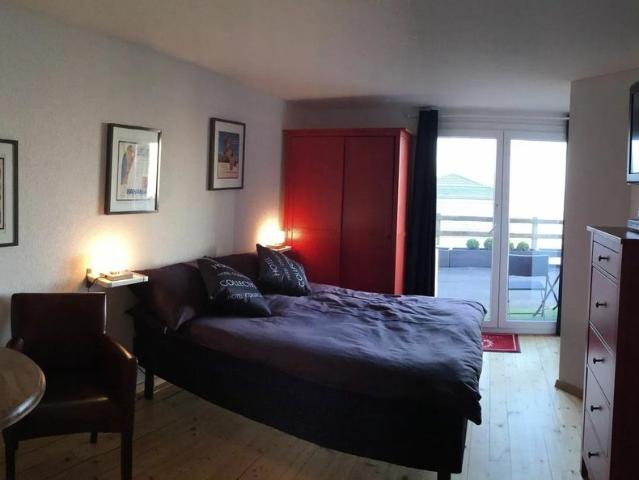 Studio indépendant avec terrasse à La Conversion