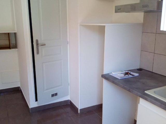 Studio La Farlède 12m2, au calme, climatisé, parking facile, APL