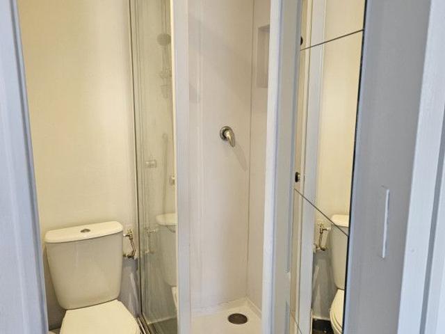 Studio La Farlède 12m2, au calme, climatisé, parking facile, APL