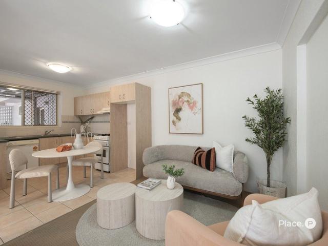 Studio Living in Prime Locale