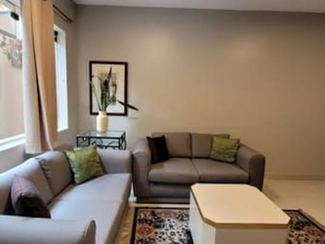 Studio lindo e mobiliado em casa compartilhada