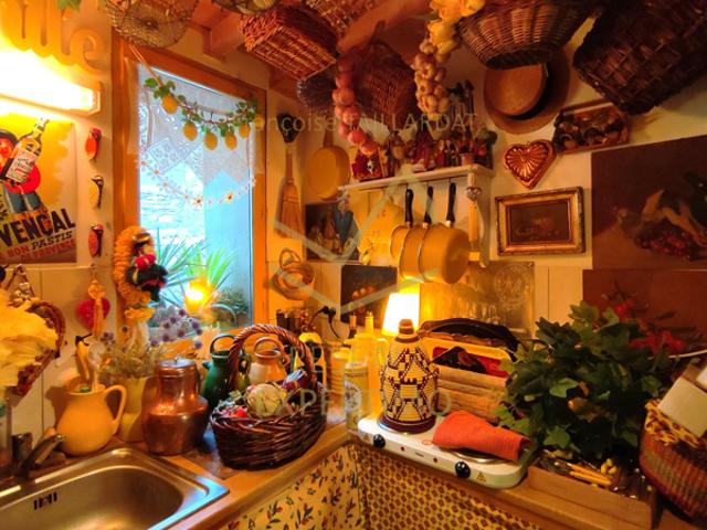 Studio lumineux au coeur de la ' Venise provençale '