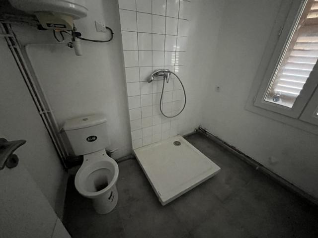 Studio Lumineux Boulevard Baille/Timone avec locataire