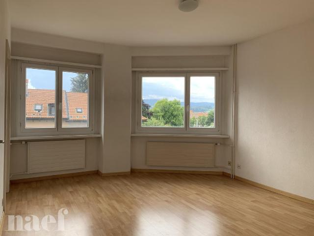Studio lumineux dans quartier apprécié