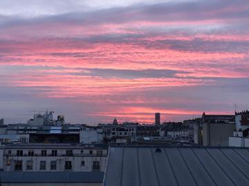 Studio Lumineux Meublé au Dernier Étage avec Balcon et Vue Panoramique – Paris 11ème loyer tout inclus