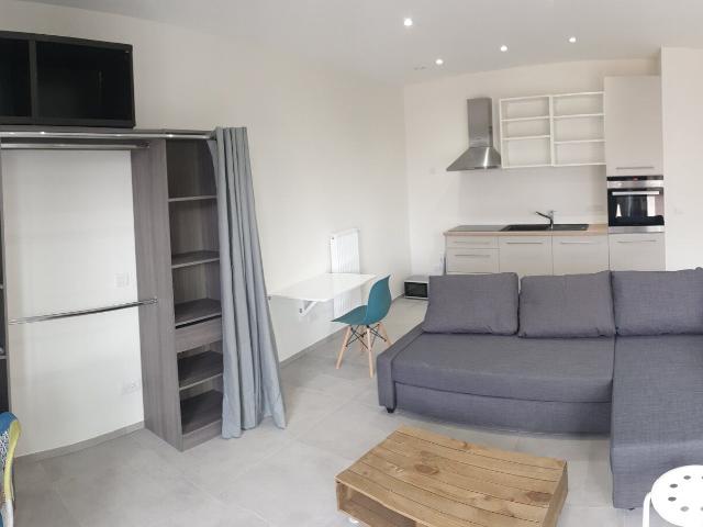 Studio lumineux meublé à louer à Arlon