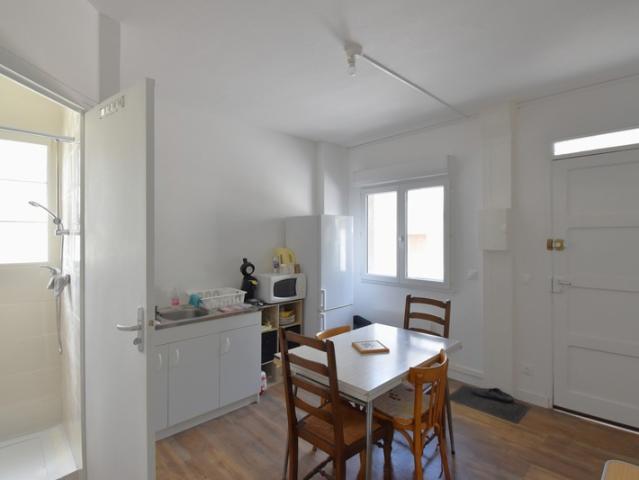 Studio lumineux, refait à neuf avec balcon SAINT MARTIN DE VALAMAS 07