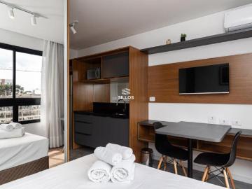 Studio mobiliado à venda no Rebouças em Curitiba