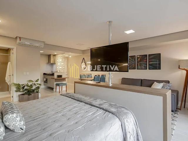 Studio mobiliado para locação com sacada, churrasqueira e vaga | Petrópolis