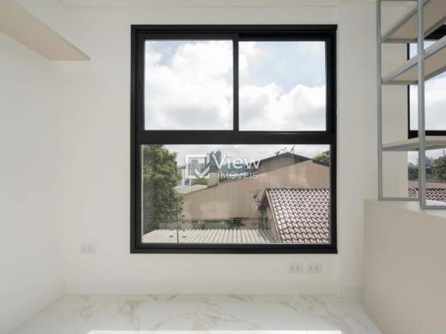 Studio moderno e bem iluminado!