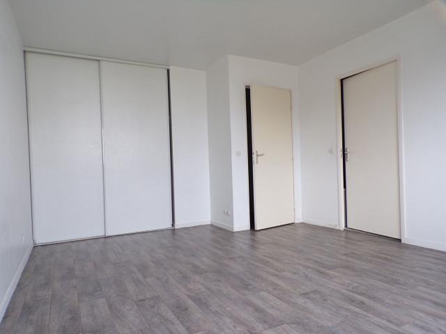 STUDIO MONTIGNY LE BRETONNEUX 1 pièce 29.07 m2