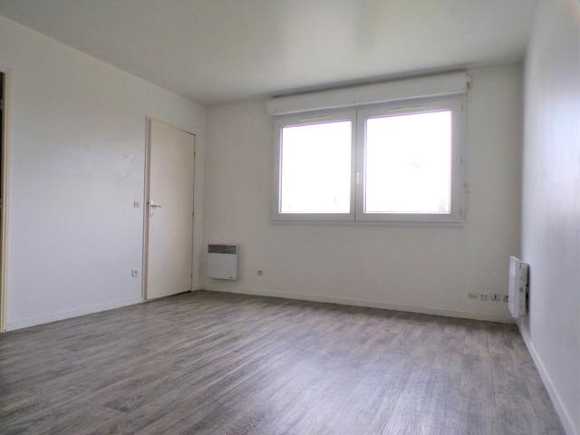 STUDIO MONTIGNY LE BRETONNEUX 1 pièce 29.07 m2