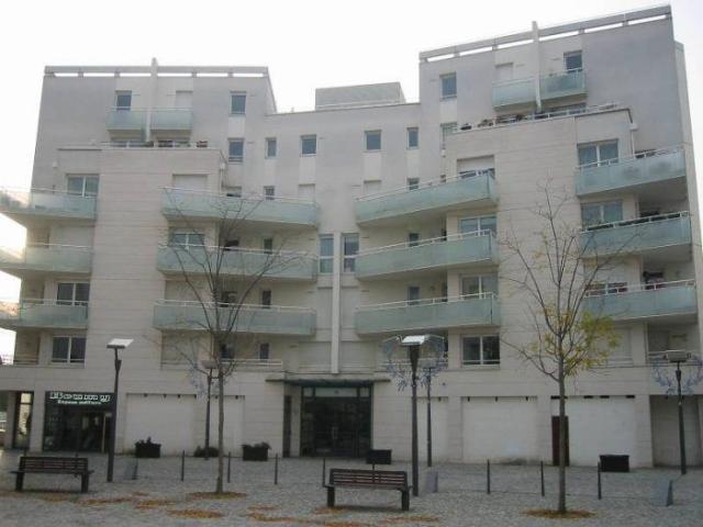 Studio MONTIGNY LE BRETONNEUX 33 m²
