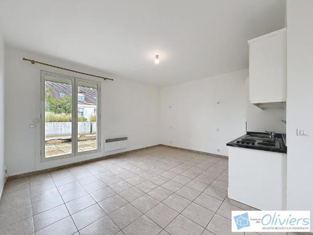 STUDIO MAGNY LES HAMEAUX 1 pièce s 29.77 m2