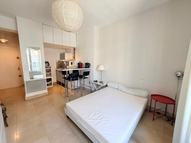 Studio Marseille 13001