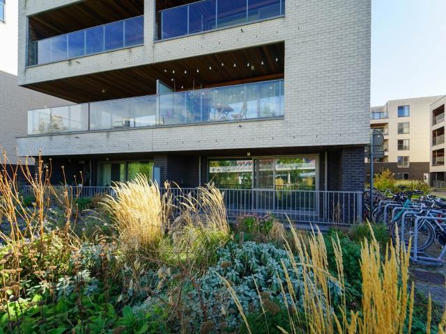Studio met ruim terras aan Zuiderpoort Te huur
