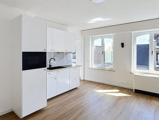 Studio met slaaphoek te huur in Aalter voor € 750 met 1 slaapkamer