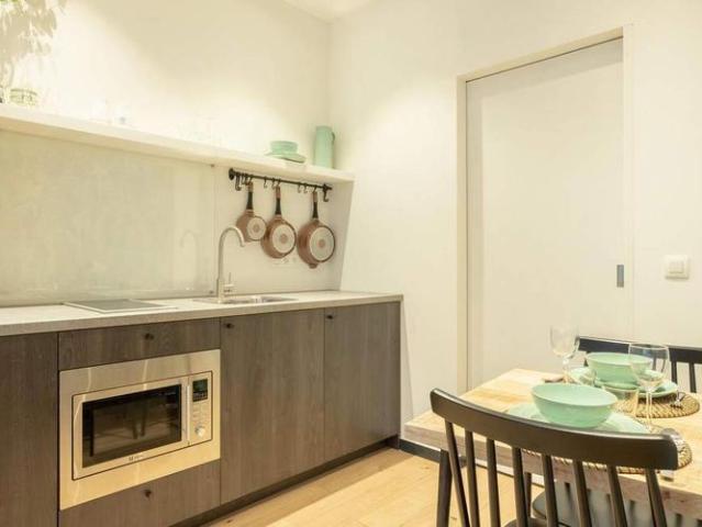 Studio met slaaphoek te huur in Antwerpen voor € 1.450 met 1 slaapkamer