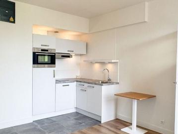 Studio met slaaphoek te huur in Antwerpen voor € 680 met 1 slaapkamer