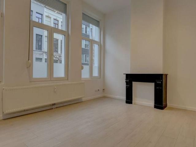 Studio met slaaphoek te huur in Antwerpen voor € 695 met 1 slaapkamer