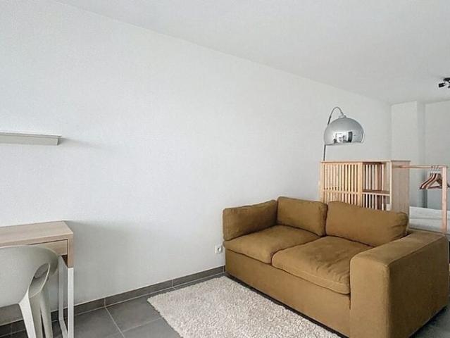 Studio met slaaphoek te huur in Brussel voor € 1.125 met 1 slaapkamer