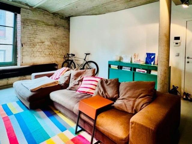 Studio met slaaphoek te huur in Gent voor € 980 met 1 slaapkamer