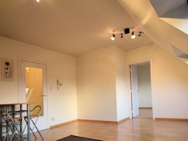 Studio met slaaphoek te huur in Roeselare voor € 525 met 1 slaapkamer