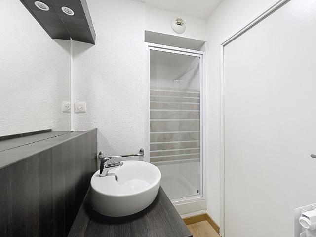 STUDIO MEUBLE OUEST TOUTES CHARGES COMPRISES RESIDENCE SECURISEE