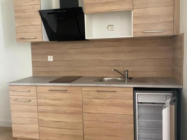 Studio meublé au cœur du village 22M2 MEYRARGUES 13650