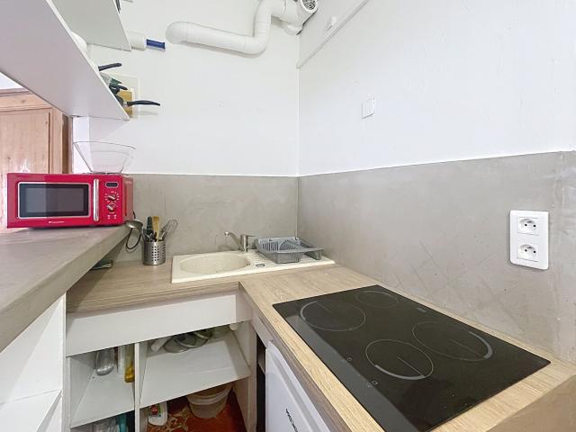 Studio meublé au calme, Rue Célony