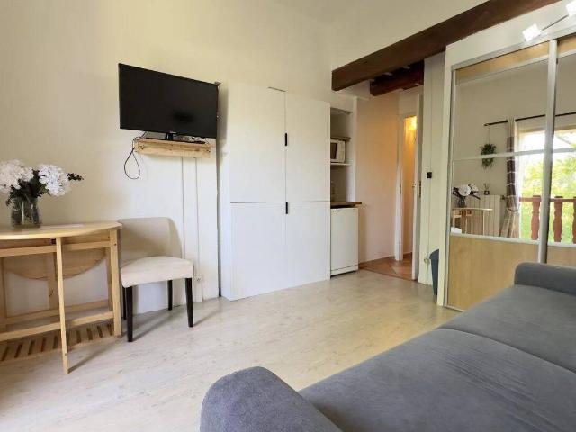 Studio meublé au calme